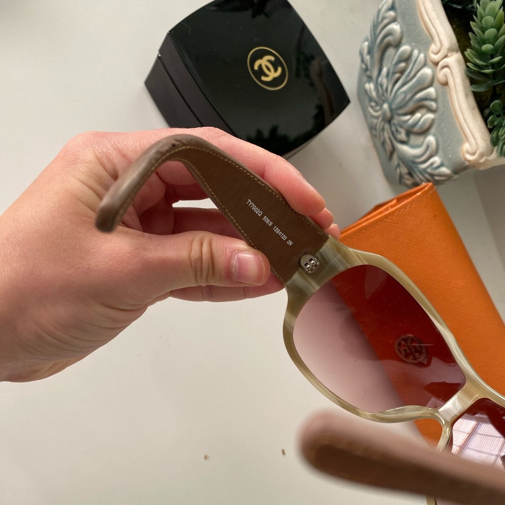 Tory Burch - Picture 3 of 4
